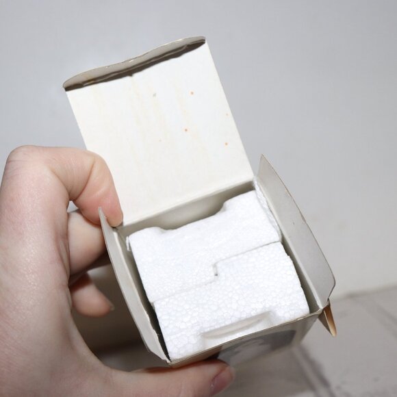 🕊️ Precious Moments Mini Figurine · “The Lord Bless You and Keep You” - Picture 4 of 6